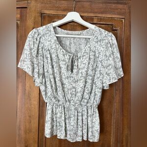 Abercrombie & Fitch Gray Floral Top